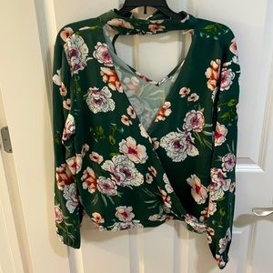 Sexy front women’s top, size medium, green and floral